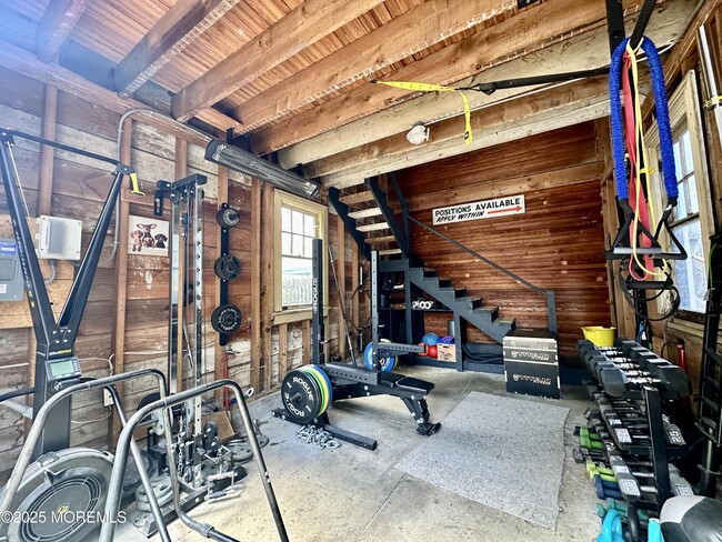 Building Photo - 703 7th Ave