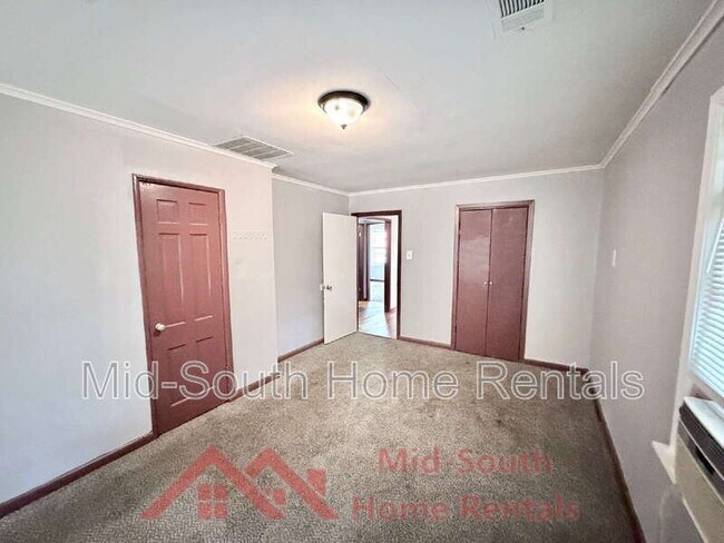 Building Photo - 1596 Pennsylvania St
