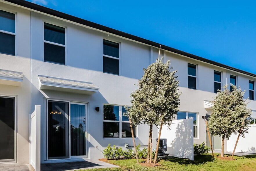 Building Photo - 4030 Hot Springs Ave