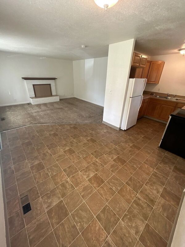 Building Photo - 1215 NW 11th St