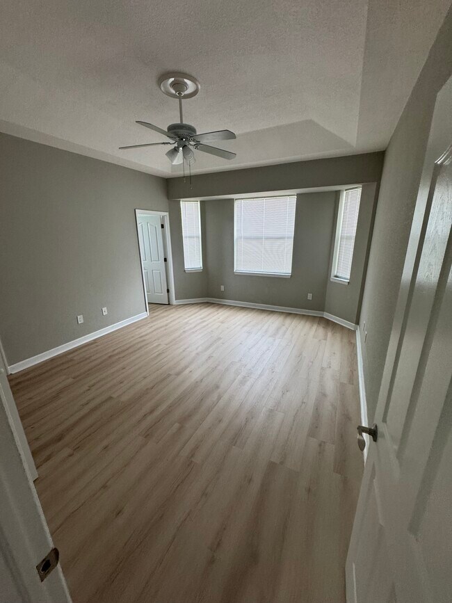 Building Photo - 137 Ortega Pl