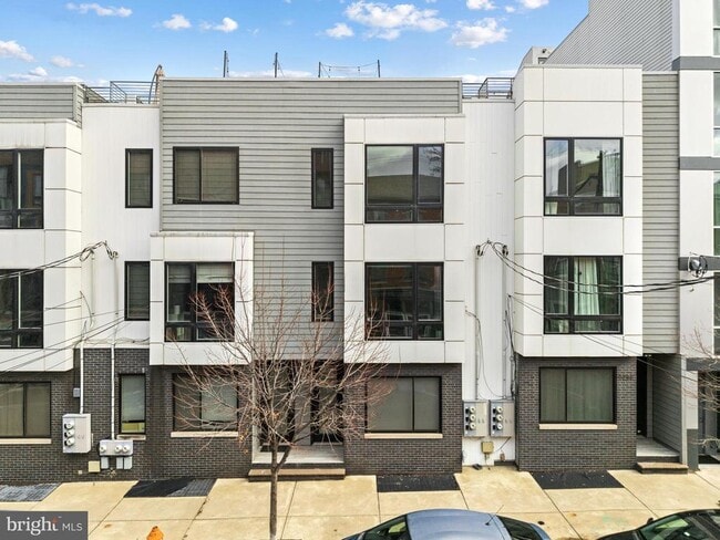 Building Photo - 1215 N 5th St
