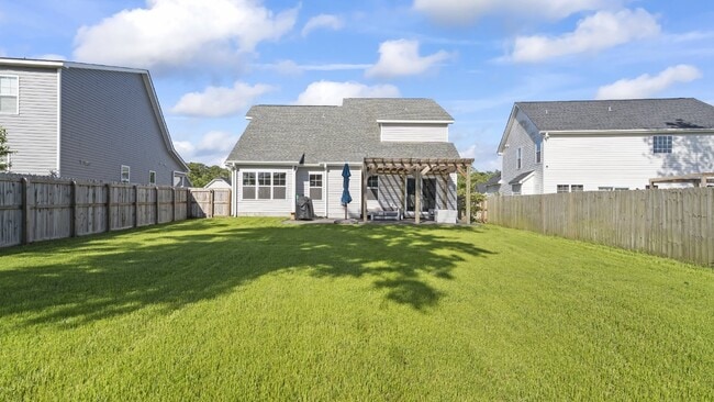 Building Photo - The Landing at Mill Creek