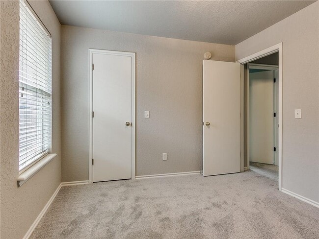 Building Photo - 16216 Seminole Dr