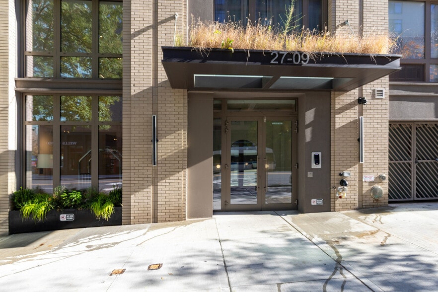 Building Photo - 27-09 44th Dr