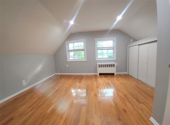 Building Photo - 18 Bamboo Ln