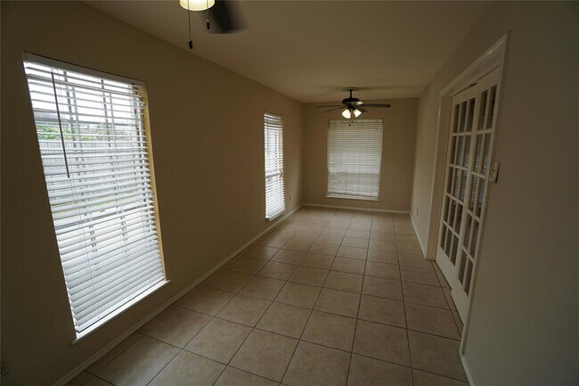 Building Photo - 7827 Candle Ln