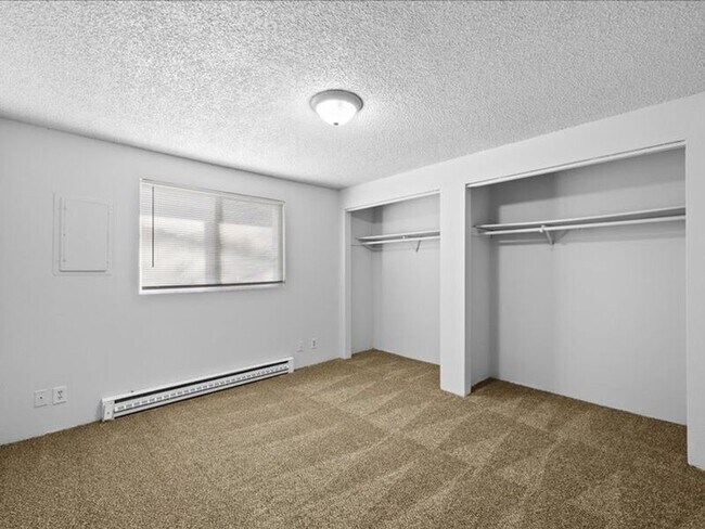 Building Photo - 224 W 21st Ave