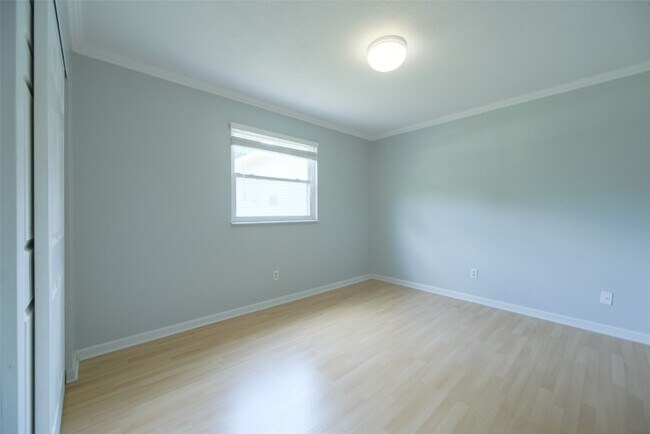Building Photo - 427 Brass Lamp Dr