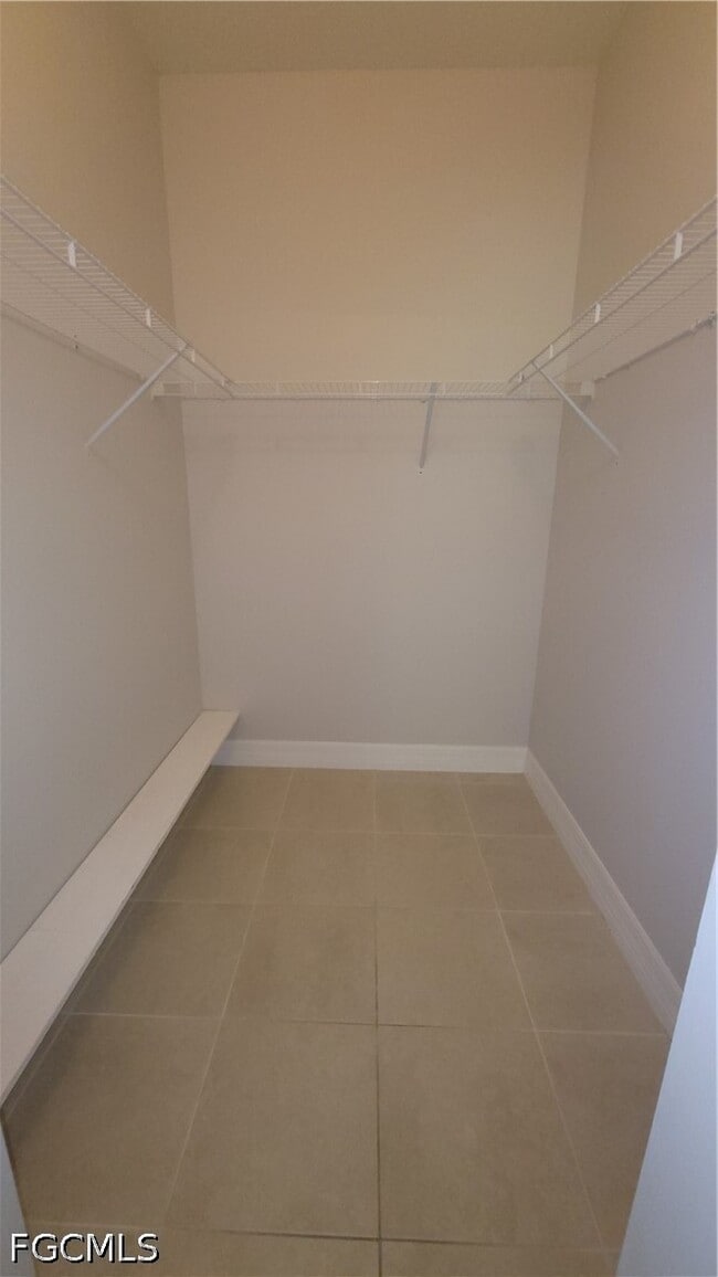 Building Photo - 3208 SW 17th Pl