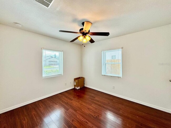 Building Photo - 809 W Hiawatha St