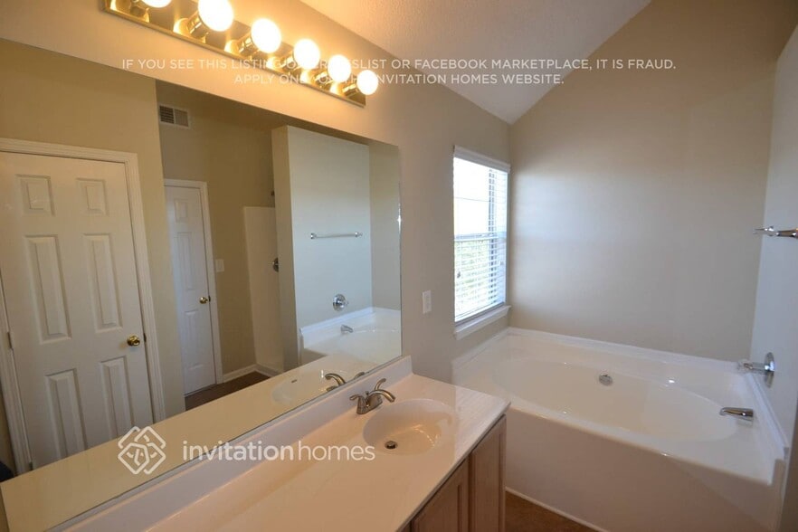 Building Photo - 4388 Ward Bluff Ct