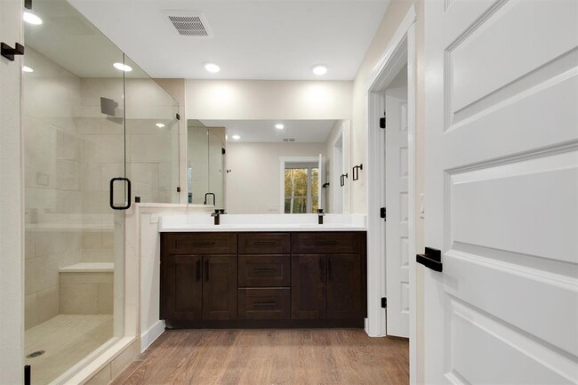 Building Photo - 336 Nene Ln