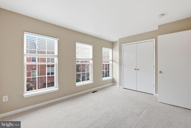 Building Photo - 8074 Sebon Dr