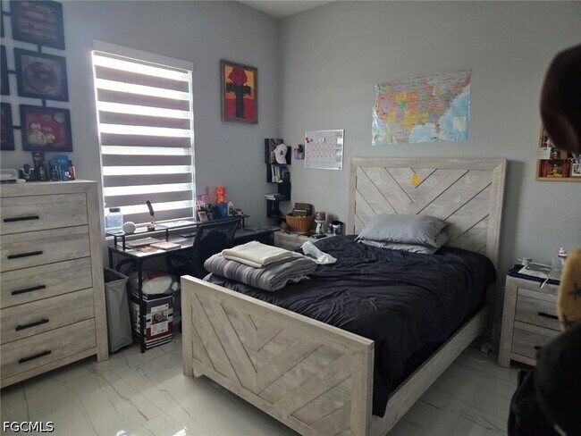 Building Photo - 8049 Memory Cir