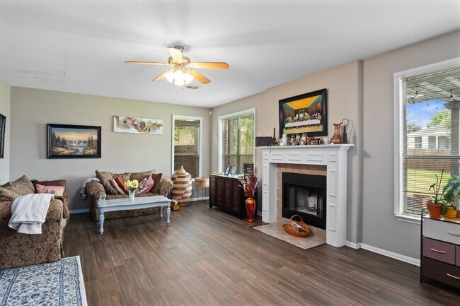 Building Photo - "FREE 2 WEEKS RENT! Spacious 4-Bedroom Oasis with 3.5 Baths at Harker Heights - 3,070 Sq Ft of Co...