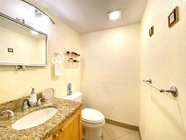 Building Photo - 20505 E Country Club Dr