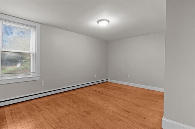 Building Photo - 54 Hillside Ave