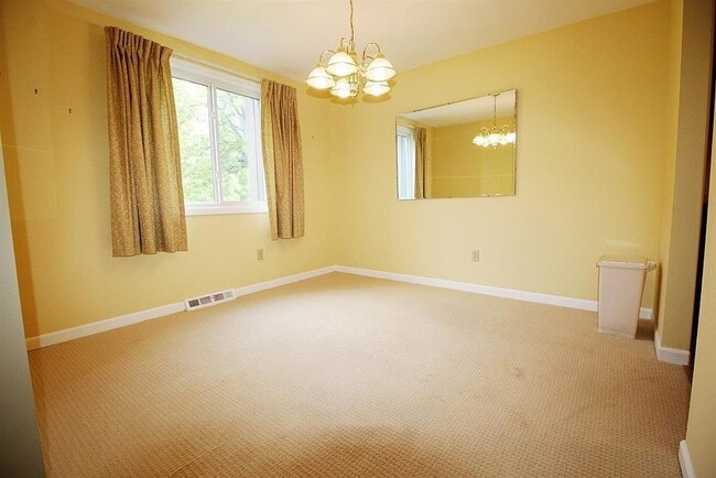 Building Photo - 80 Groton Dr