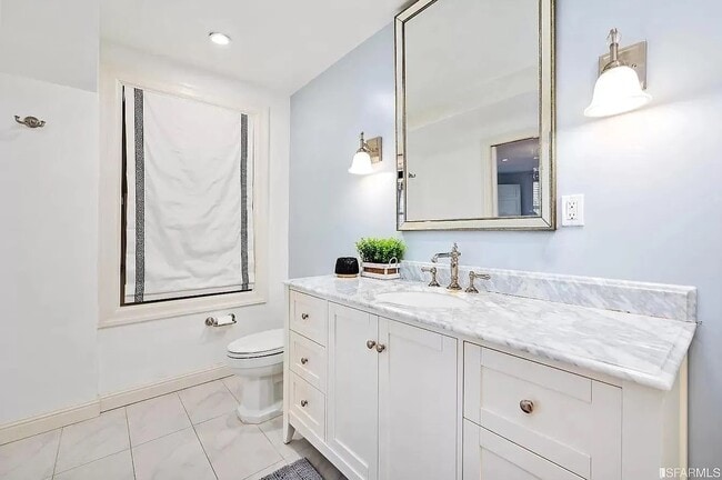 Building Photo - 2096 Pine St