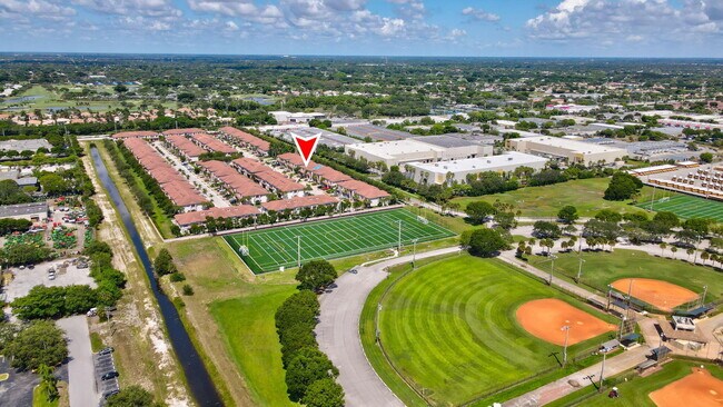 Building Photo - 47 Lancaster Rd