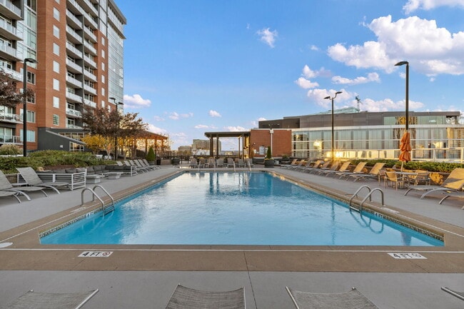 Building Photo - Move-In Ready ICON Condo in The Gulch, Designer Furnished Option, Rare Same-Floor Parking, 2BR wi...