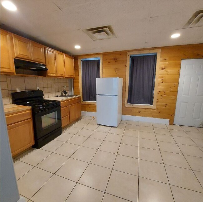 Building Photo - Riverview Apartments