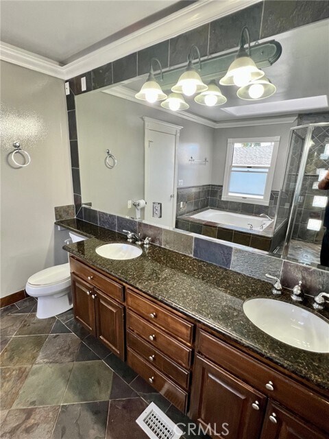 Building Photo - 342 Camino de las Colinas