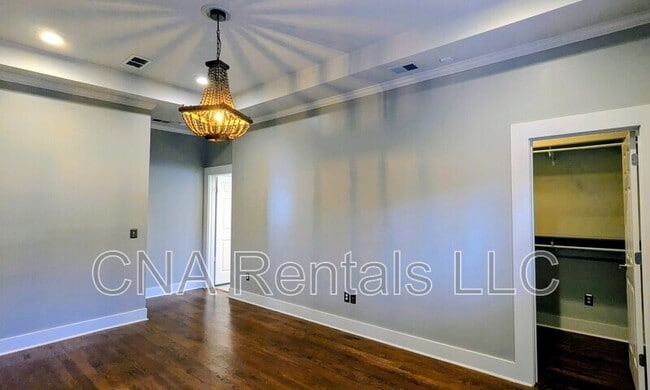 Building Photo - 1411 May Ave SE