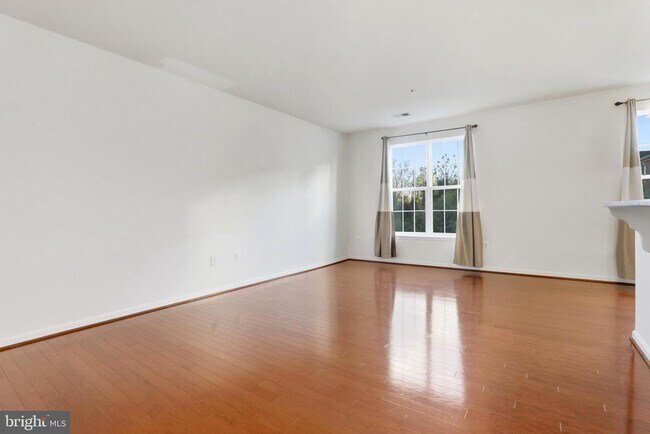 Building Photo - 9545 Chancellorsville Ln