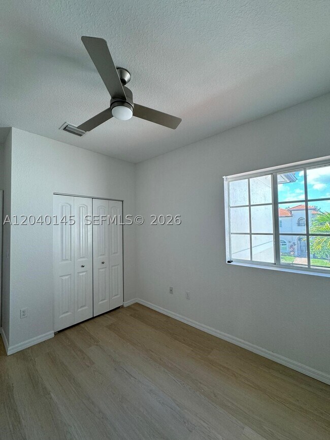 Building Photo - 3526 NW 29th Ct