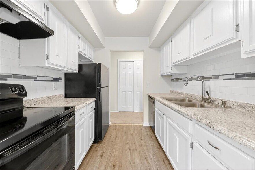 Building Photo - 1408 Cherry Hill Dr