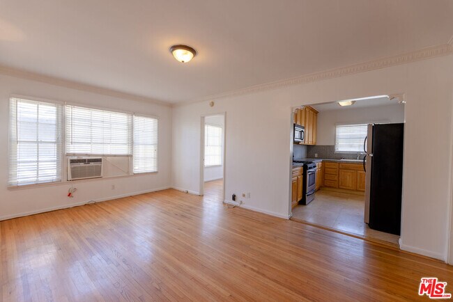 Building Photo - 8537 Cashio St