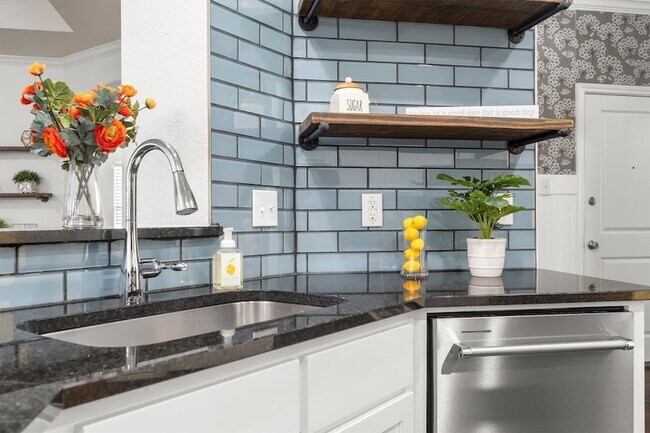 Building Photo - 3700 Linden Ave