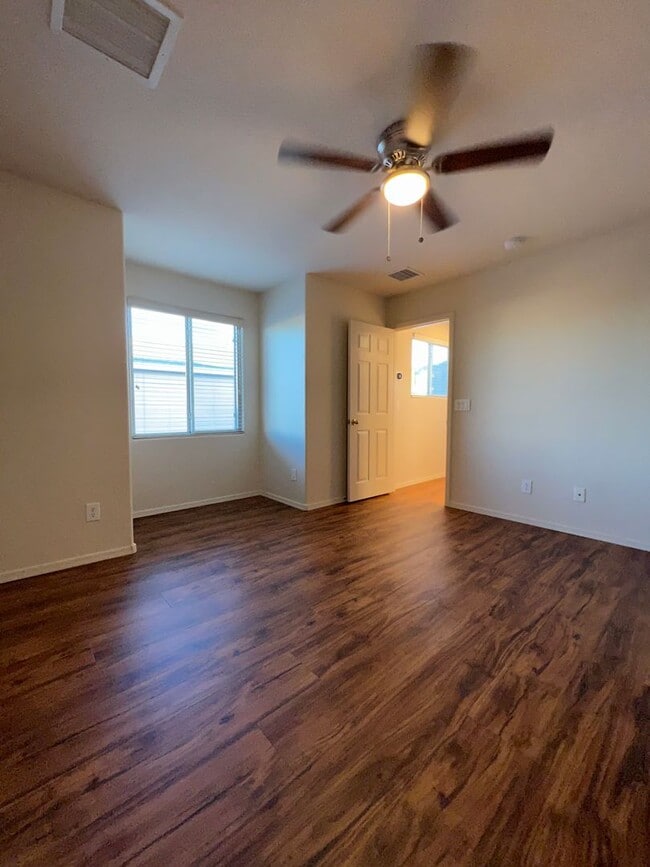 Building Photo - MOVE IN SPECIAL ~ 4 Bedroom in Stoneridge,...