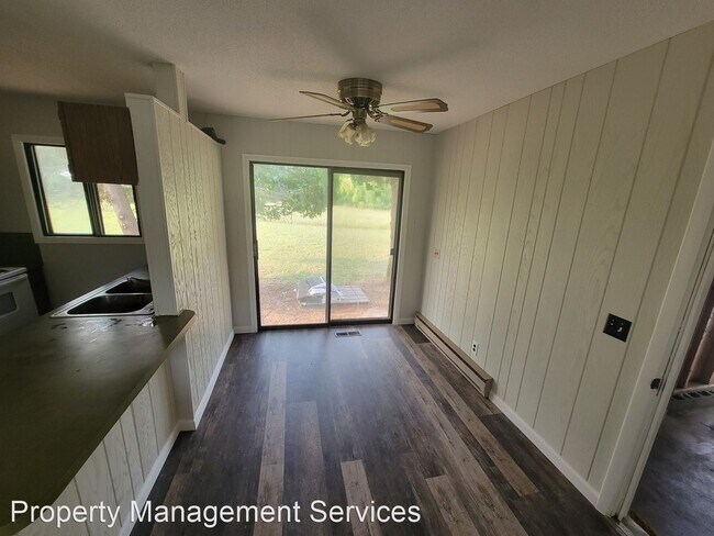 Building Photo - 2 br, 1 bath House - 6780 Boone Rd