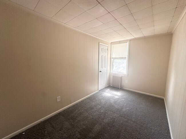 Building Photo - 301 N Reservoir St