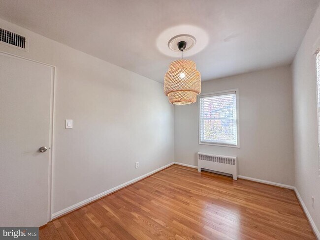 Building Photo - 226 Guthrie Ave