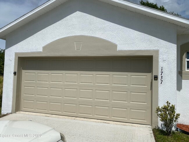 Building Photo - 1737 Fairlight St NW