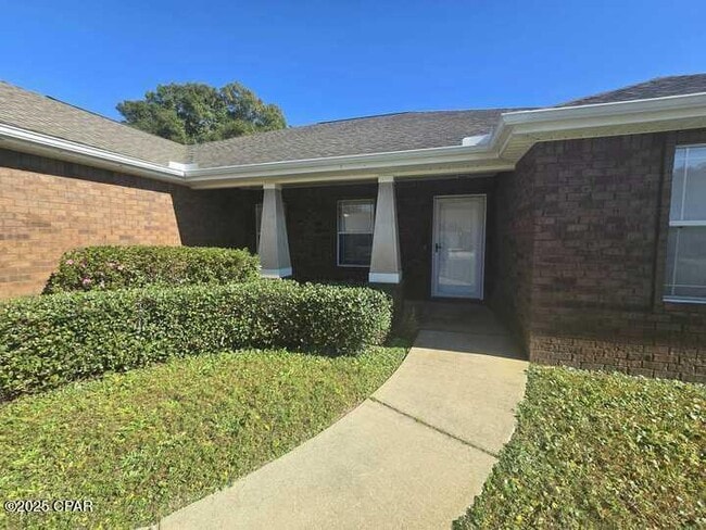 Building Photo - 19 Flamenco St