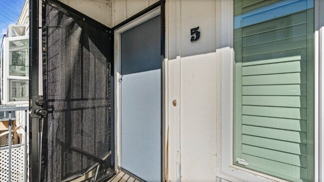 Building Photo - 1281 34th St