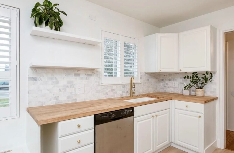 Building Photo - 5641 E Austin Way