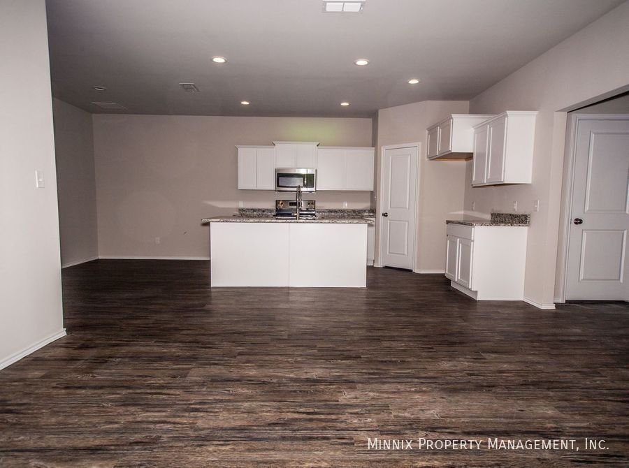 Building Photo - 1708 102nd St