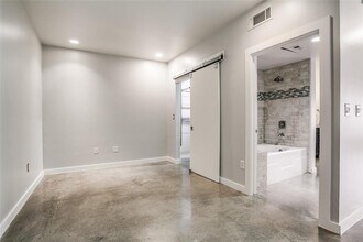 Building Photo - 1111 S Akard-3305