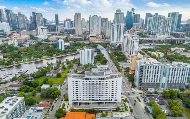 Building Photo - 36 NW 6th Ave