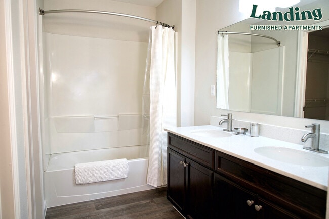 Building Photo - 4275 Sanders View Dr