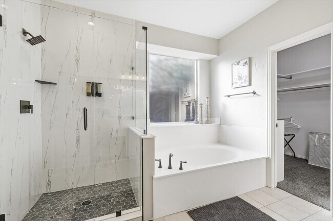 Building Photo - 2008 Vista Dr