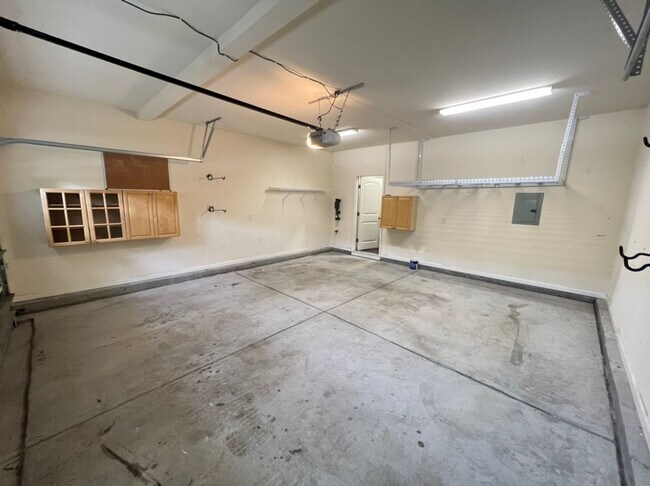 Building Photo - Gorgeous 3 bedroom home near Brier Creek and RTP!