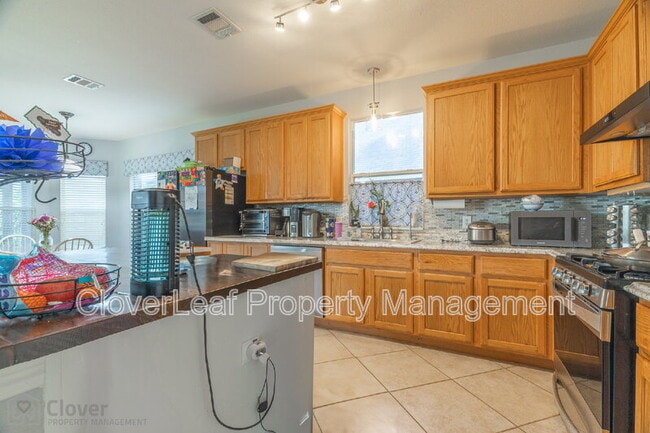 Building Photo - 2806 Cascade Mist