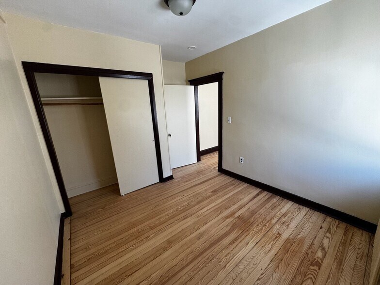 Building Photo - 226 Glen Cove Ave